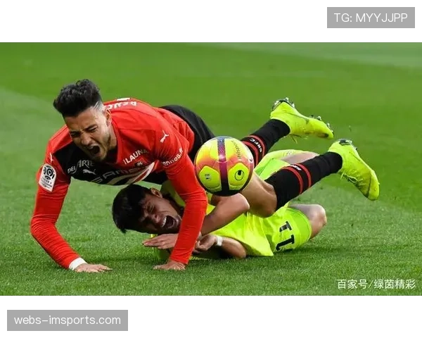 雷恩主场草坪因暴雨受损，与里尔的比赛面临改期风险