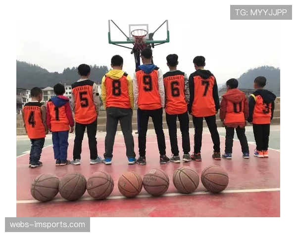 青少年篮球训练营增设“边线球战术演练”专项课程，报名人数激增